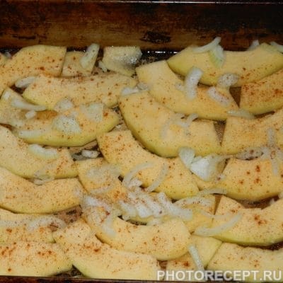 Фото рецепта - Кабачки, запеченные с овощами под сырным соусом - шаг 2
