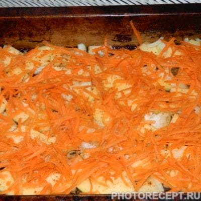 Фото рецепта - Кабачки, запеченные с овощами под сырным соусом - шаг 3