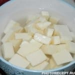 Фото рецепта - Кабачки, запеченные с овощами под сырным соусом - шаг 4