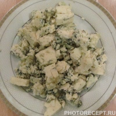 Фото рецепта - «Шик» — нежный салат с авокадо и сыром Дор-Блю - шаг 1