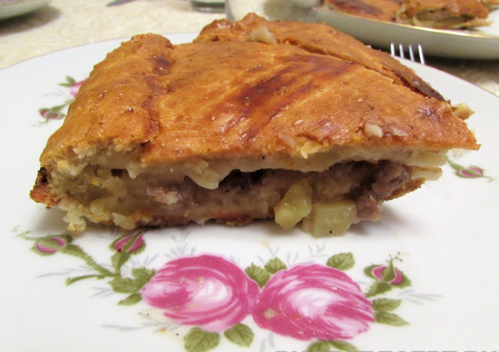Ленивый курник из рубленого мяса и картофеля