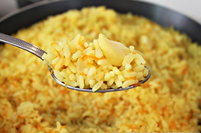 Гарнир из риса с морковью и карри