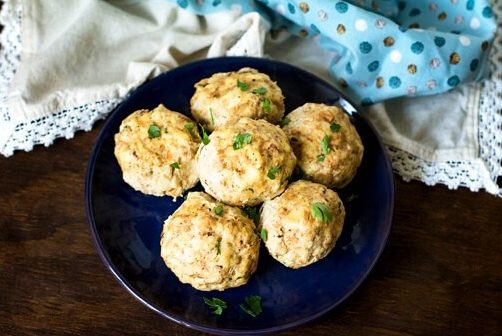 Запеченные картофельные фрикадельки с сыром и беконом