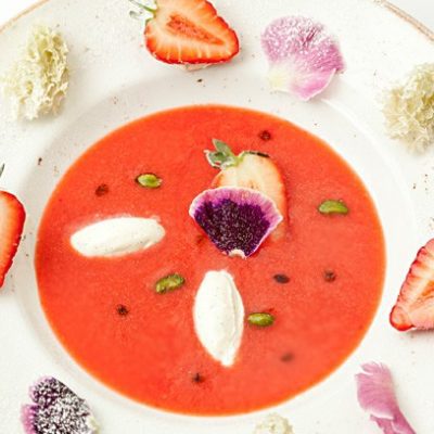 Суп из клубники с клецками из сыра - рецепт с фото