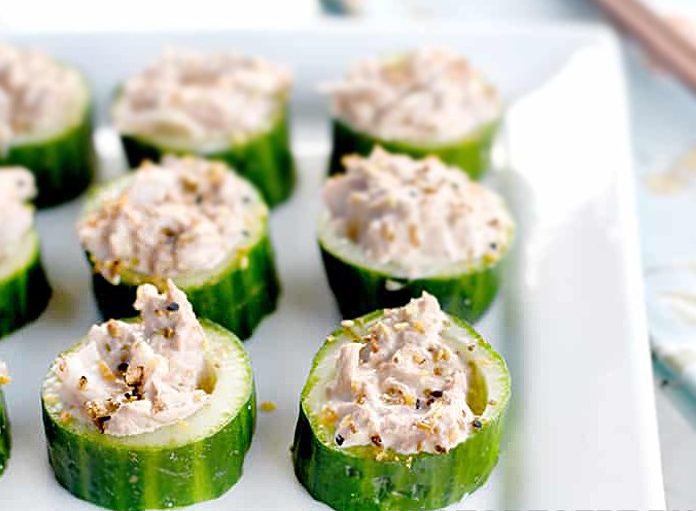 Огурцы фаршированные творогом, по-венски