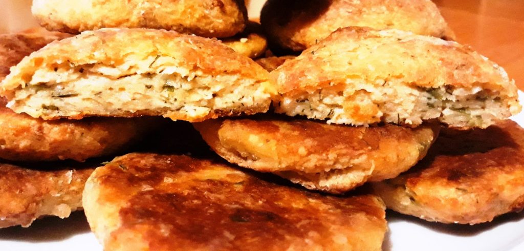 Рыбные котлеты с плавленым сыром, запеченные в духовке