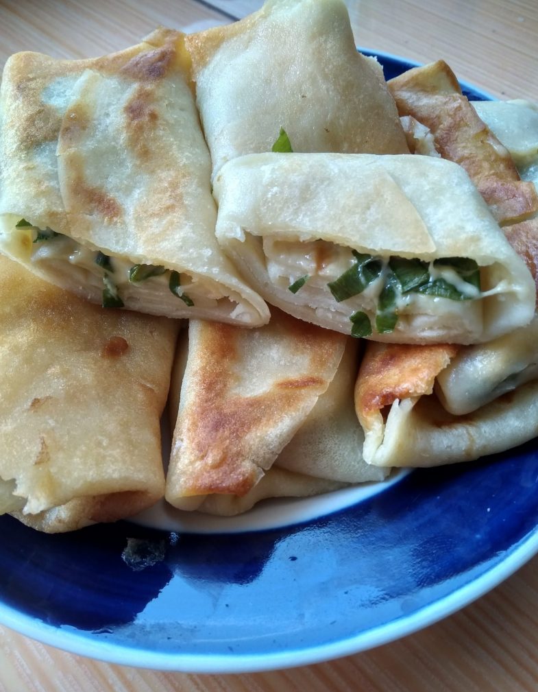Блины фаршированные сыром и зеленью