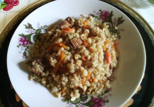 Плов с перловой крупой