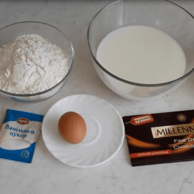 Фото рецепта - Блинчики со сметанным кремом и шоколадом - шаг 1