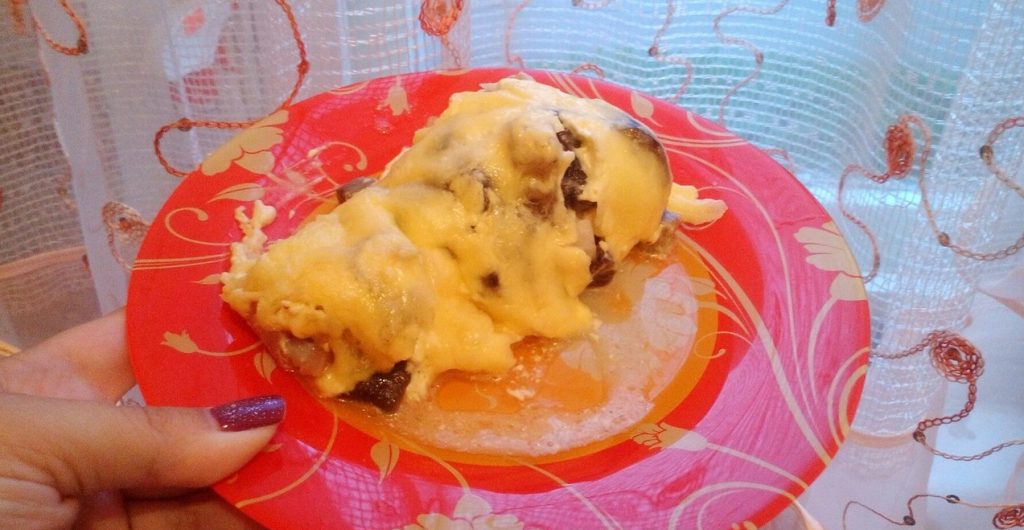 Фаршированные куриные ножки с грибами и сыром