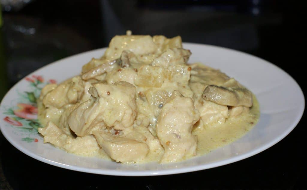 Куриное филе в сливках