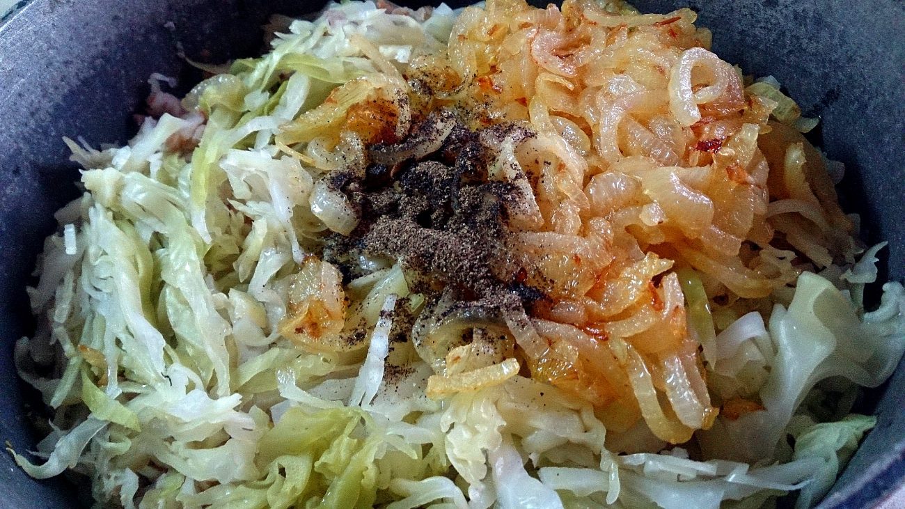 Гречневая каша, тушеная с капустой