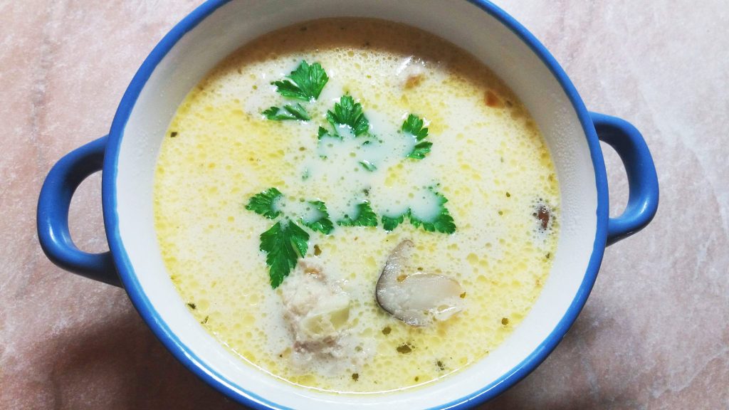 Сырный суп с фрикадельками из индейки