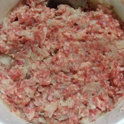 Фото рецепта - Вкусные котлетки из мяса бычков - шаг 4