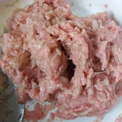 Фото рецепта - Мясной пирог из слоеного теста с фаршем индейки - шаг 1