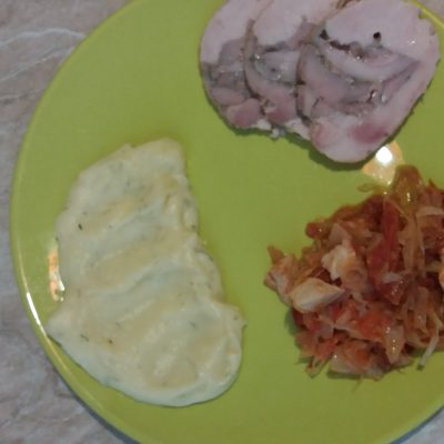 Фото рецепта - Тушеная квашеная капуста с куриной грудкой - шаг 4