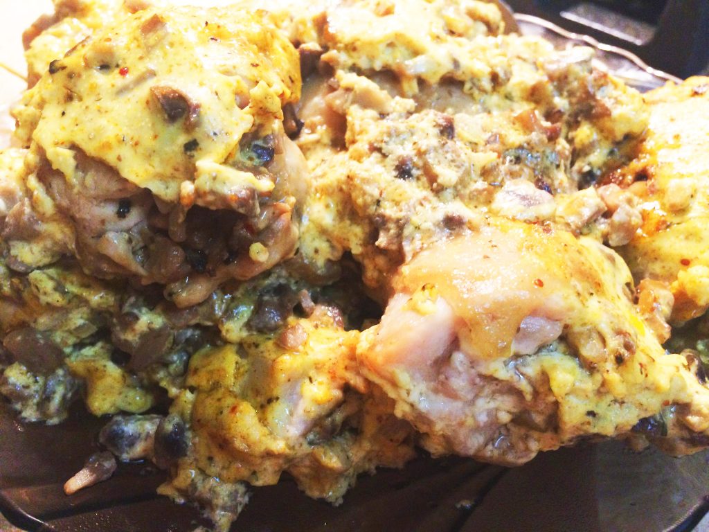 Куриные бедра, фаршированные грибами