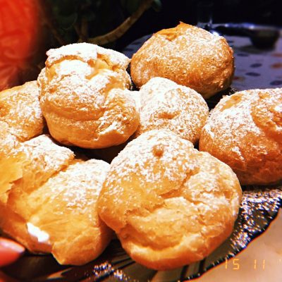 Профитроли с кремом - рецепт с фото