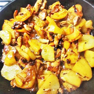 Курица с картошкой по-деревенски - рецепт с фото Курица с картошкой по-деревенски - рецепт с фото