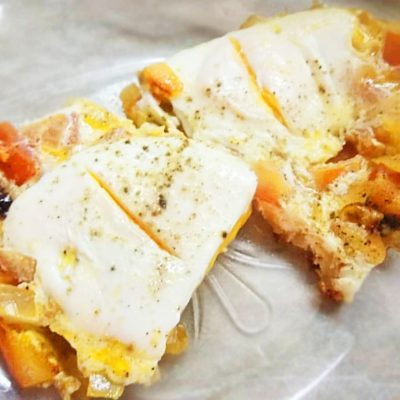 кусочница с хлебом рецепт. %D1%8F%D0%B8%D1%87%D0%BD%D0%B8%D1%86%D0%B0 1. кусочница с хлебом рецепт фото. кусочница с хлебом рецепт-%D1%8F%D0%B8%D1%87%D0%BD%D0%B8%D1%86%D0%B0 1. картинка кусочница с хлебом рецепт. картинка %D1%8F%D0%B8%D1%87%D0%BD%D0%B8%D1%86%D0%B0 1. Пошаговый рецепт с фото такого омлета будет наиболее полезным в те минуты, когда нужно быстренько приготовить что-то вкусное и сытное. Конечно, есть огромное количество блюд быстрого приготовления, и даже у омлета существует много разновидностей, но, когда вы представите себе аппетитное сочетания горячего, мягкого хлеба и яиц, вы точно остановите свой выбор на этом варианте. Кроме того, дети просто обожают омлет «Кусочница», так что не отказывайте ни им, ни себе в таком вкусном и совсем несложном в приготовлении блюде.