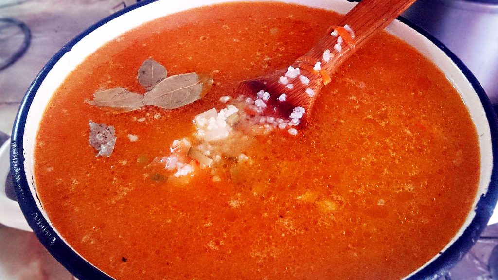 Рассольник с рисом и солеными огурчиками