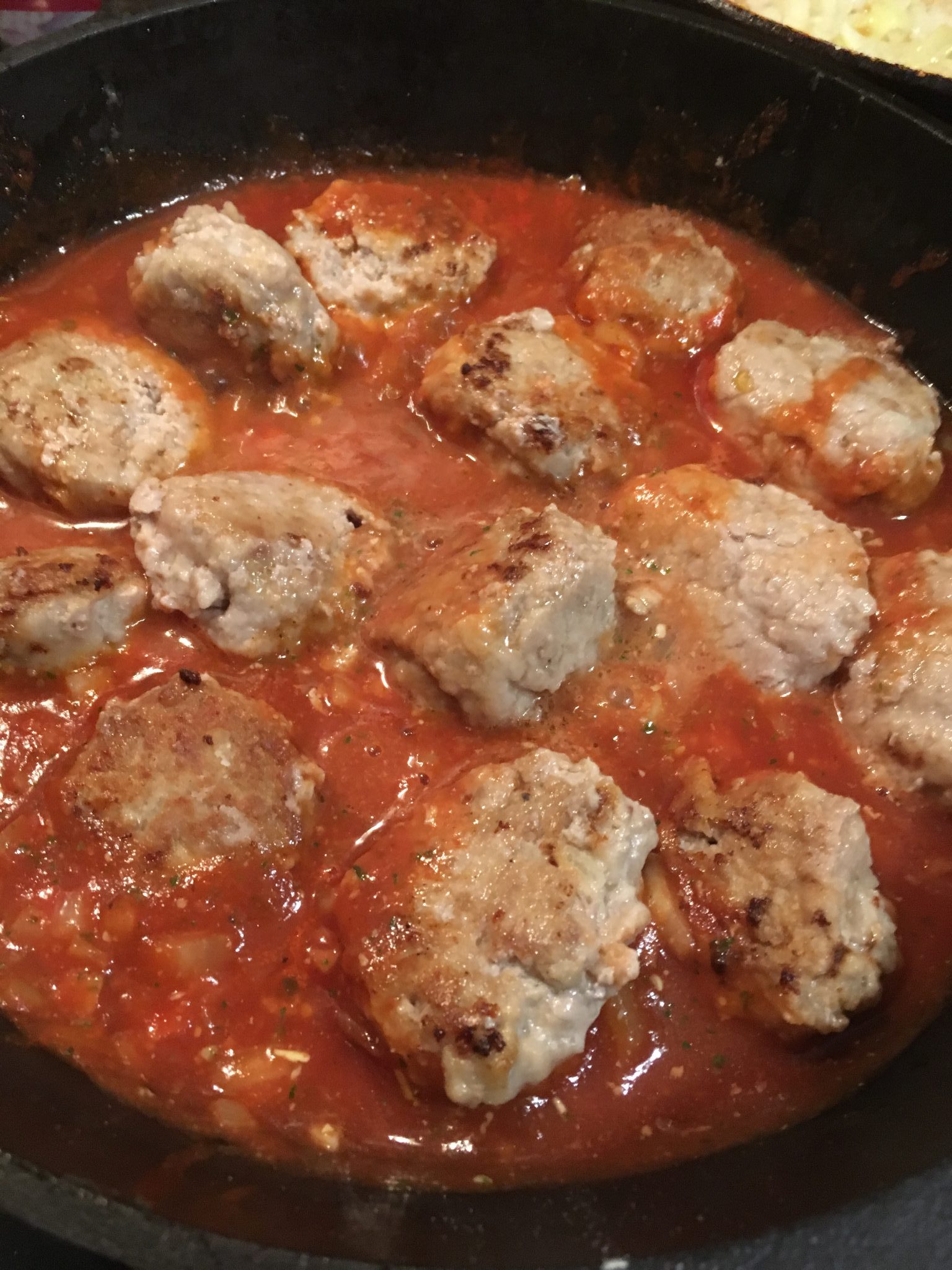 готовые тефтели с подливкой на сковороде