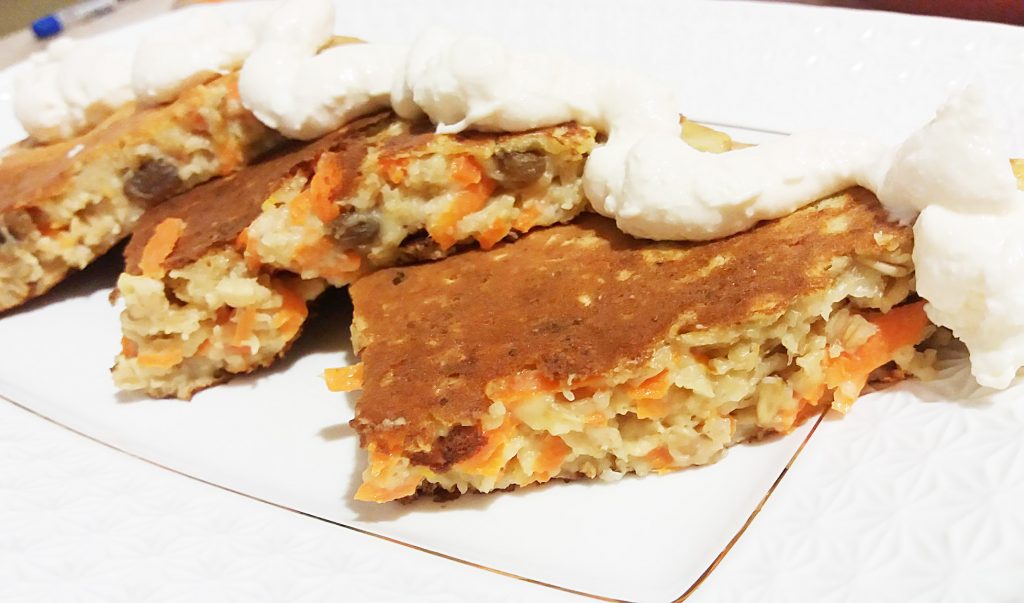 Морковный овсяноблин с изюмом