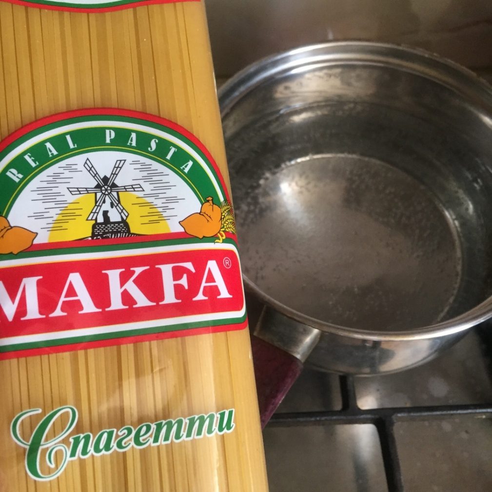 Фото рецепта - Спагетти с куриным фаршем или а-ля «Макароны по-флотски» - шаг 2