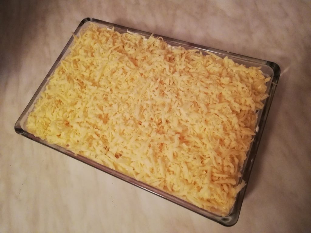 Фото рецепта - Запеканка с гречкой и курицей - шаг 6