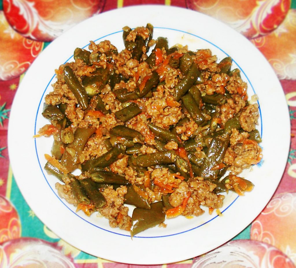 Стручковая фасоль с фаршем, по-флотски