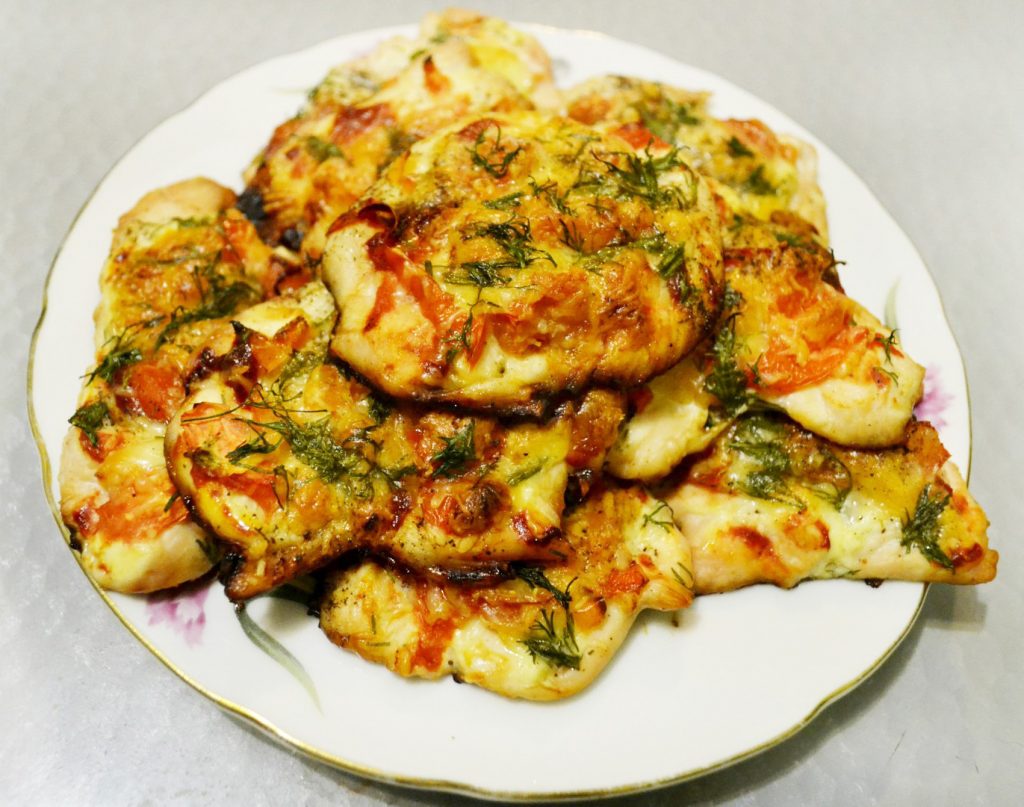 Запеченные куриные отбивные под сыром