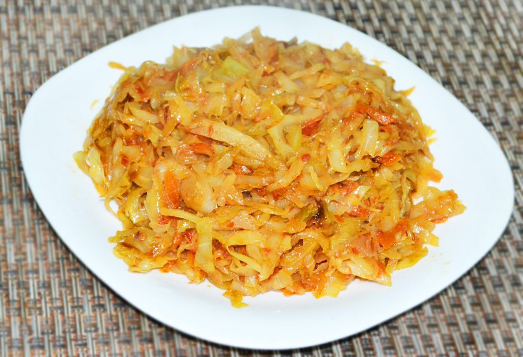 Тушеная капуста на сковороде