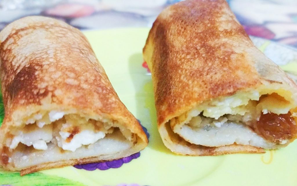 Блинчики с творогом и изюмом