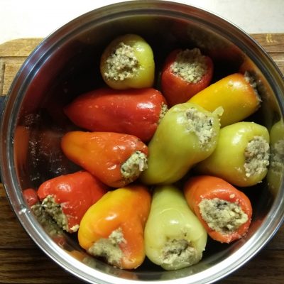 Фото рецепта - Перец фаршированный пшеном и шпротами - шаг 4