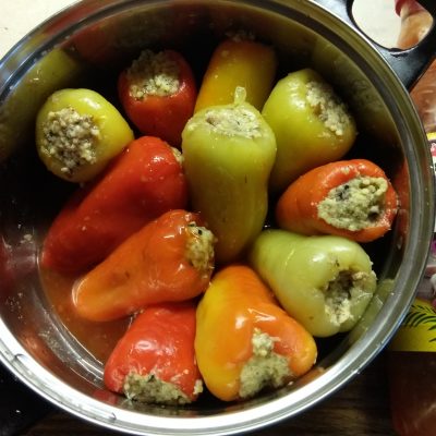 Фото рецепта - Перец фаршированный пшеном и шпротами - шаг 5