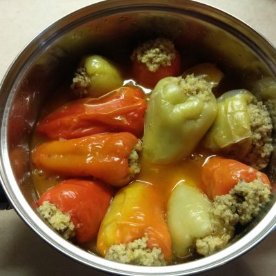 Фото рецепта - Перец фаршированный пшеном и шпротами - шаг 6