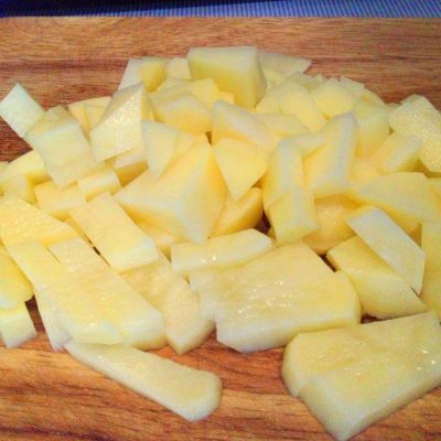 Фото рецепта - Вкусный суп с куриными фрикадельками и вермишелью - шаг 2