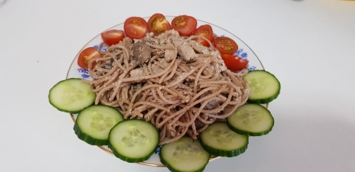Паста с курицей, грибами и грецкими орехами