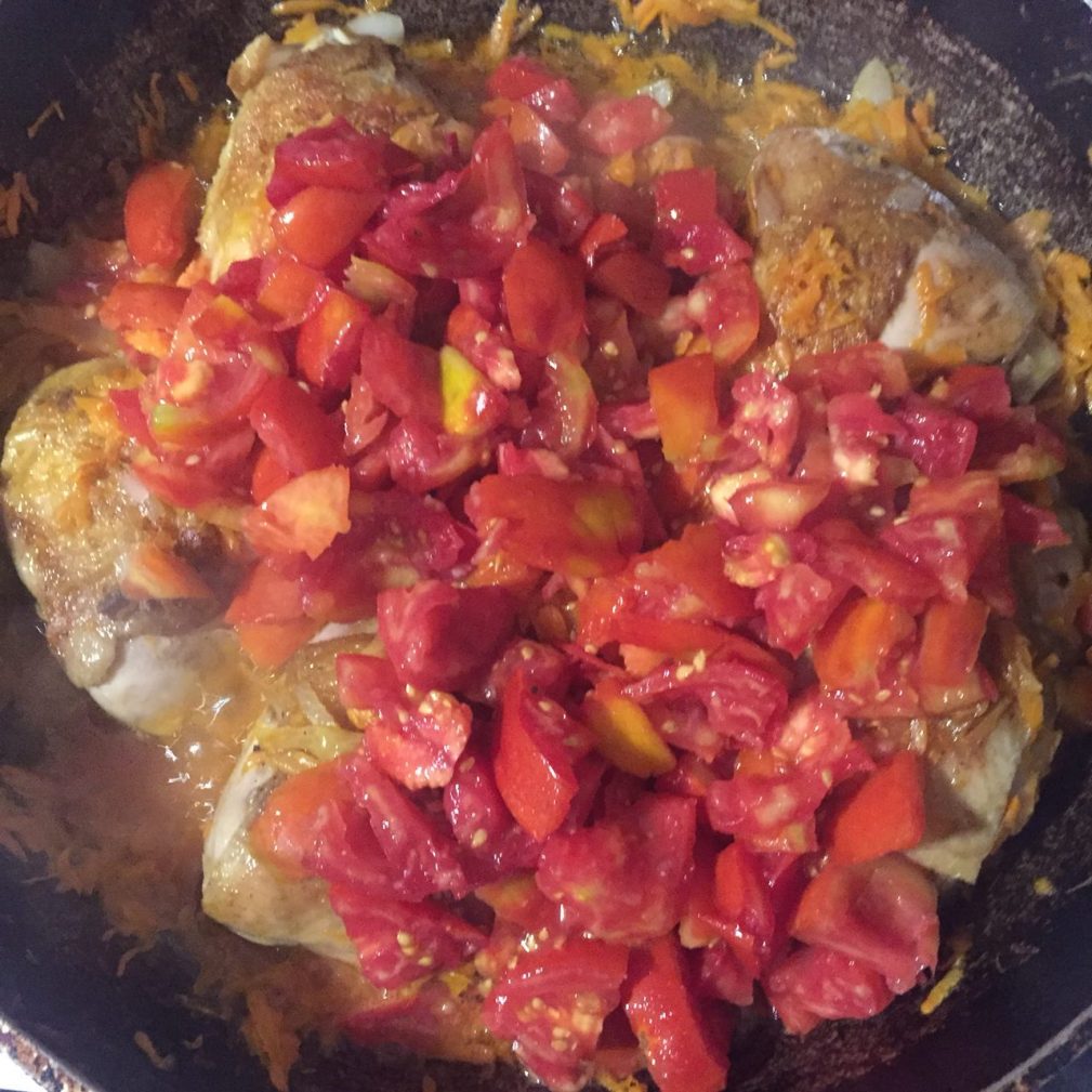 Фото рецепта - Вкусная подлива из курицы и овощей к рису - шаг 4