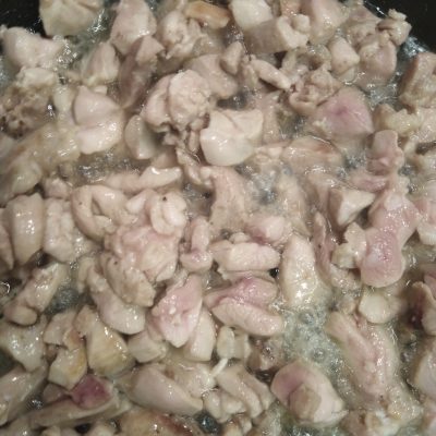 Фото рецепта - Запеченная фасоль с куриной грудкой под сырной шубкой - шаг 3