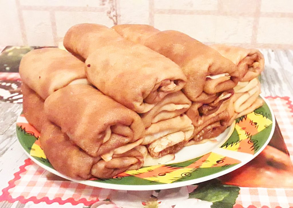 Фаршированные блинчики с колбаской и сыром