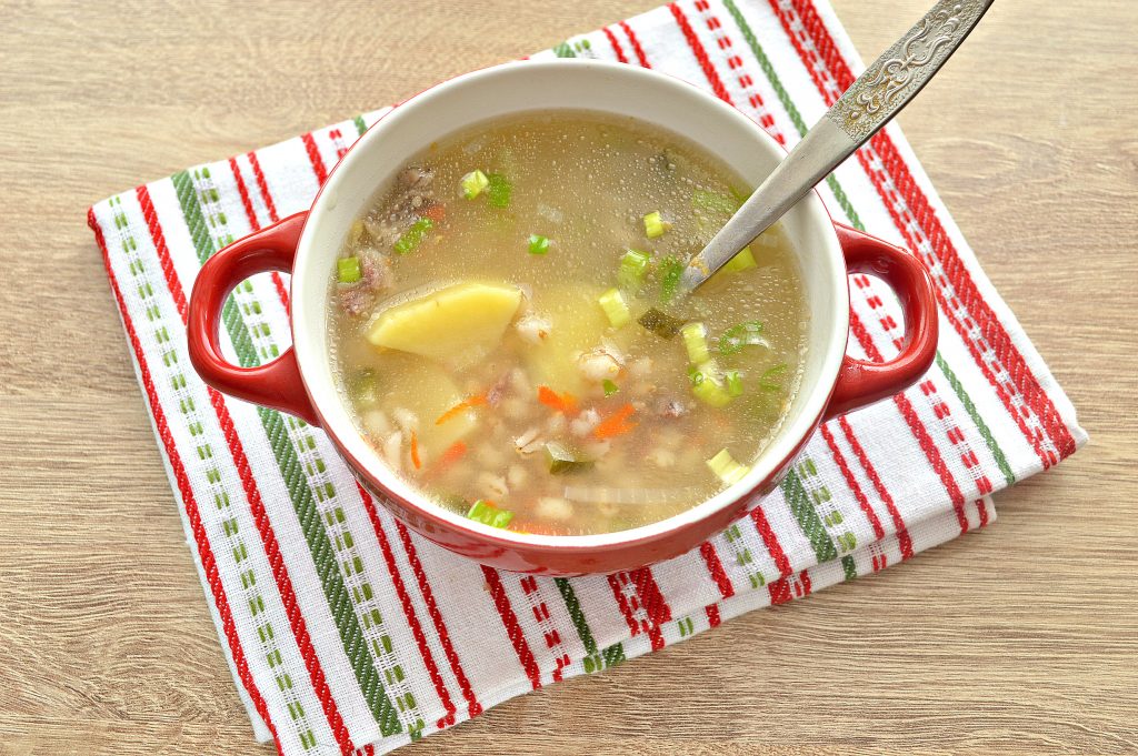 Рассольник классический на мясном бульоне с солеными огурцами