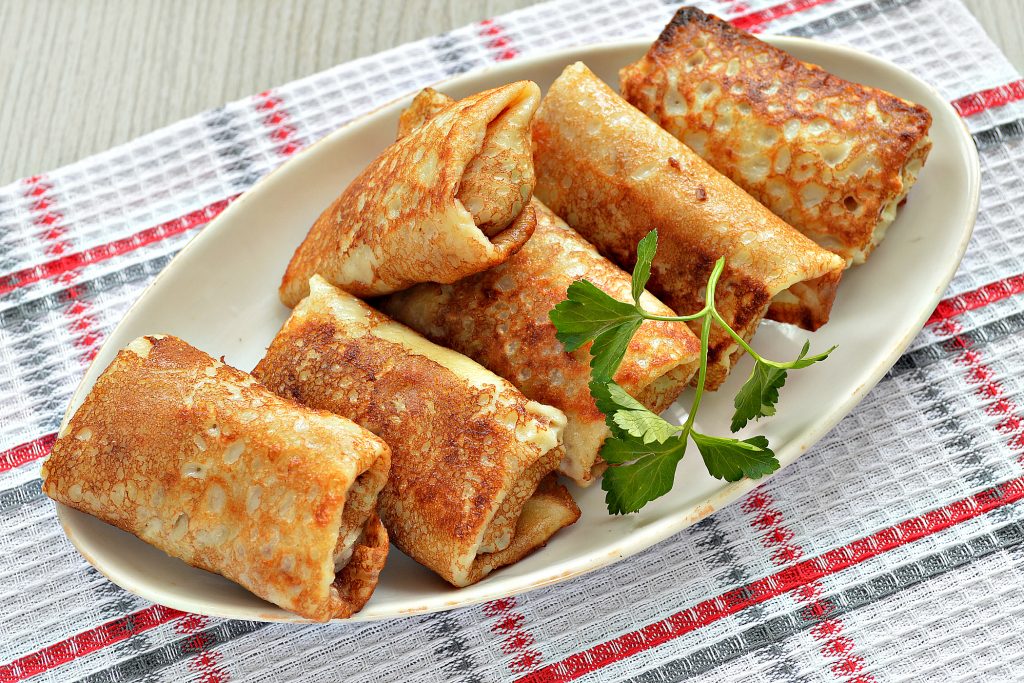 Блинчики, фаршированные сыром и курицей