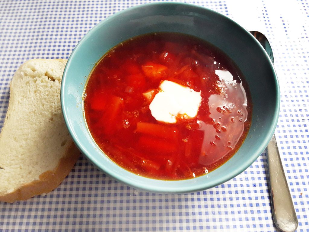 Свекольник горячий на курином филе