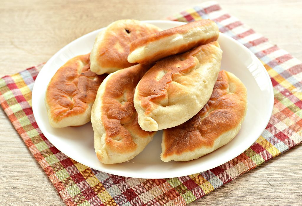 Жареные пирожки с картофелем