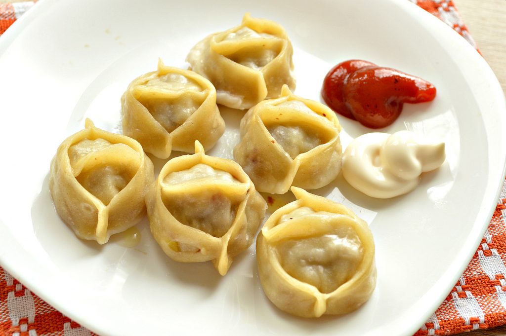 Манты с говядиной и картофелем