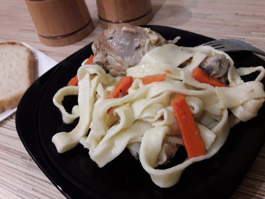 Домашняя лапша с курицей