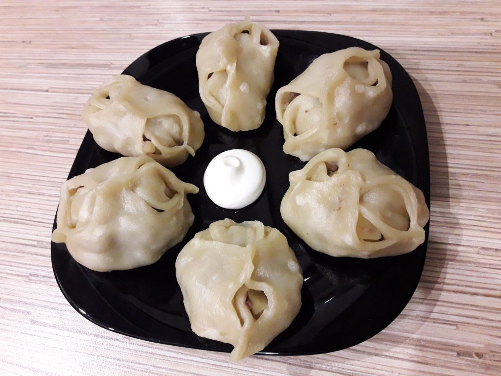 Манты с фаршем и картофелем
