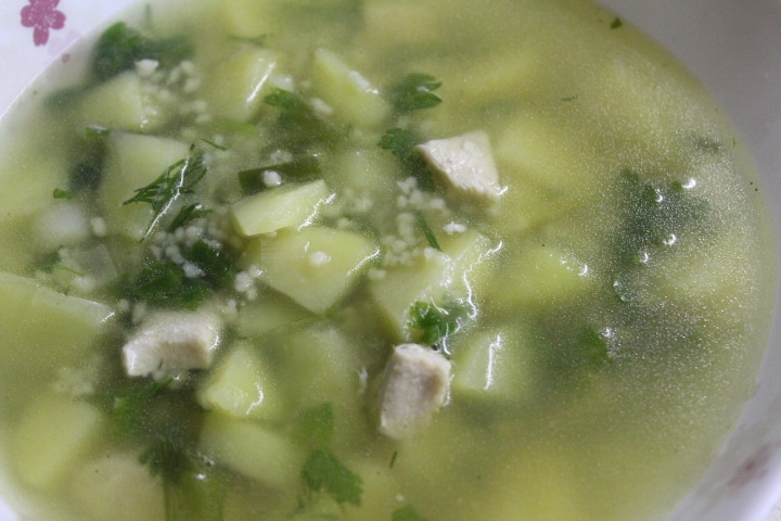 Фото рецепта - Нежный сливочный суп с кускусом и грудкой - шаг 6