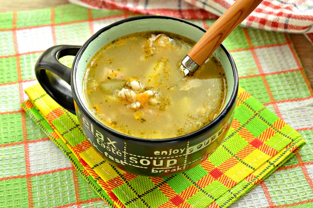Фото рецепта - Рассольник с курицей с маринованными огурчиками - шаг 10